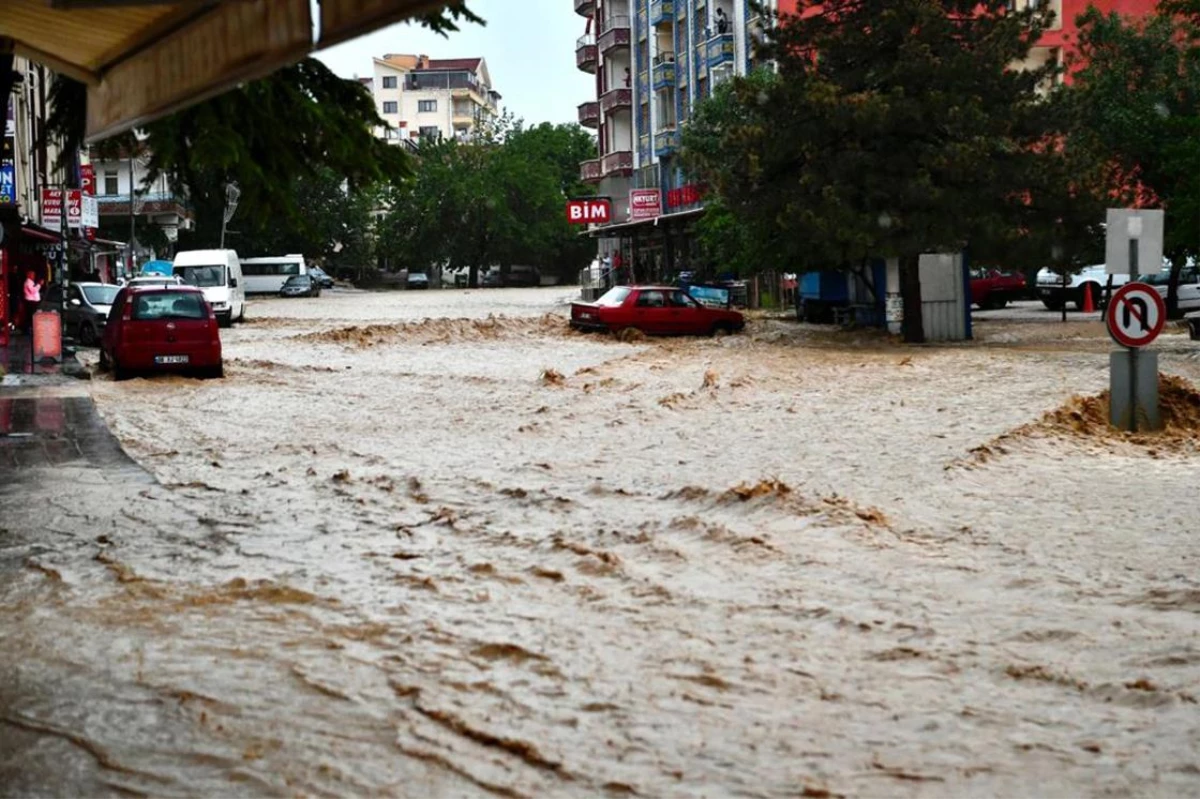 Ankara\'da 3 kişinin hayatını kaybettiği sel felaketi, oraj yapılar sebebiyle gelmiş!