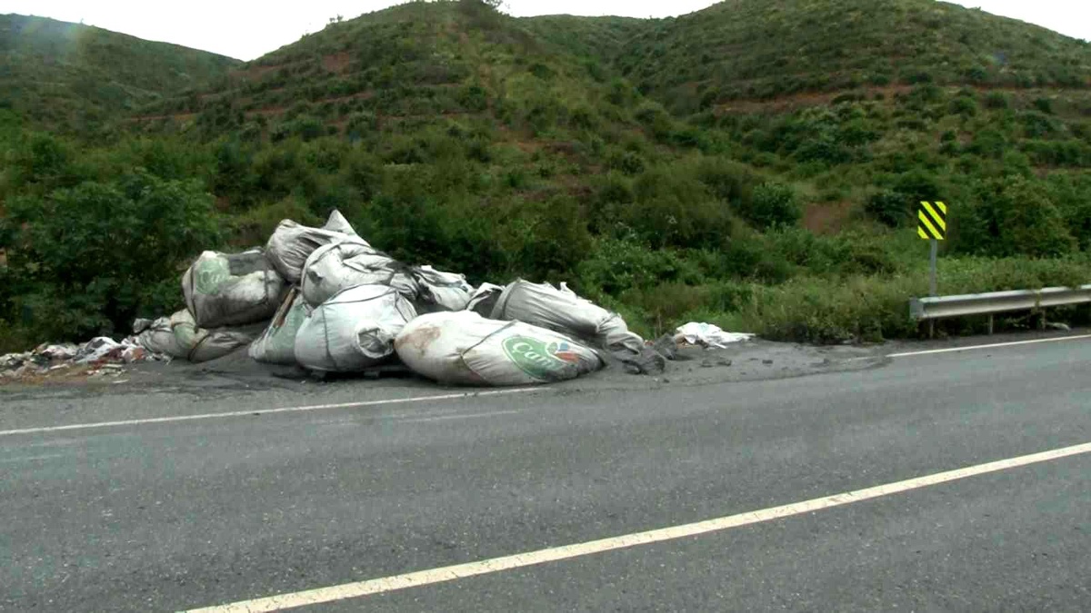 Arnavutköy\'de yol kenarına bırakılan madde paniğe neden oldu