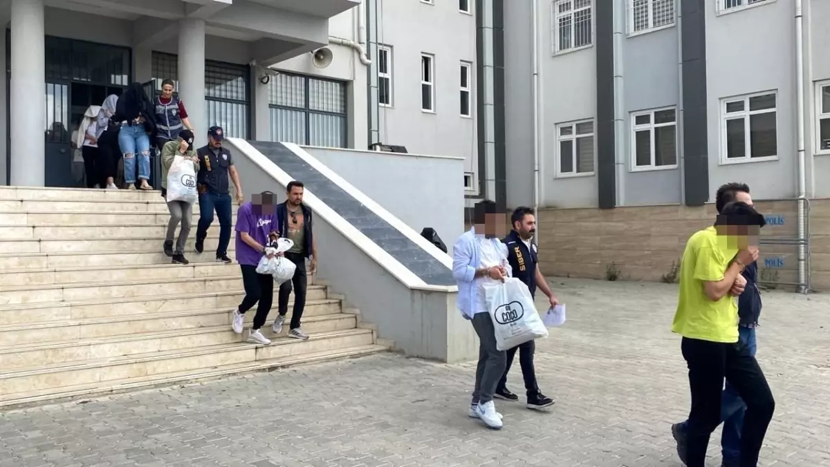 Aydın\'daki \'sanal eskort\' operasyonunda 12 şüpheli tutuklandı