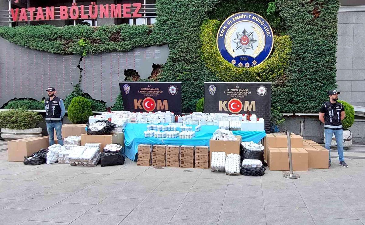 Bakırköy\'de "kayıt dışı ilaç" operasyonu: 3 bin kutuya yakın ilaç ele geçirildi
