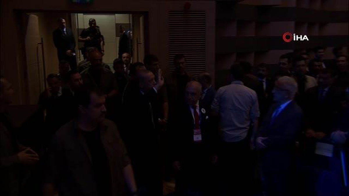 Cumhurbaşkanı Erdoğan, "4 vatan evladının ateşinin yüreğimizi yaktığı bir günde bölücü örgütün uzantılarının Kadıköy\'de ortalığı birbirine katmaları,...