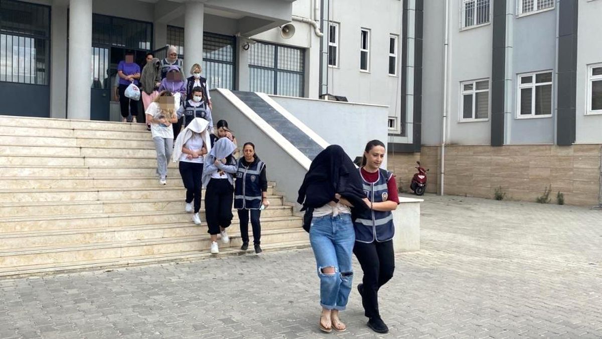 Denizli\'de nitelikli dolandırıcılık şebekesine operasyon