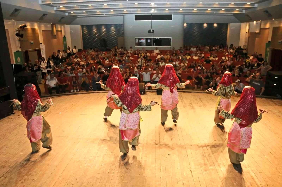 Geleceğin sanatçıları, yıl sonu gösterilerinde yeteneklerini sergiledi