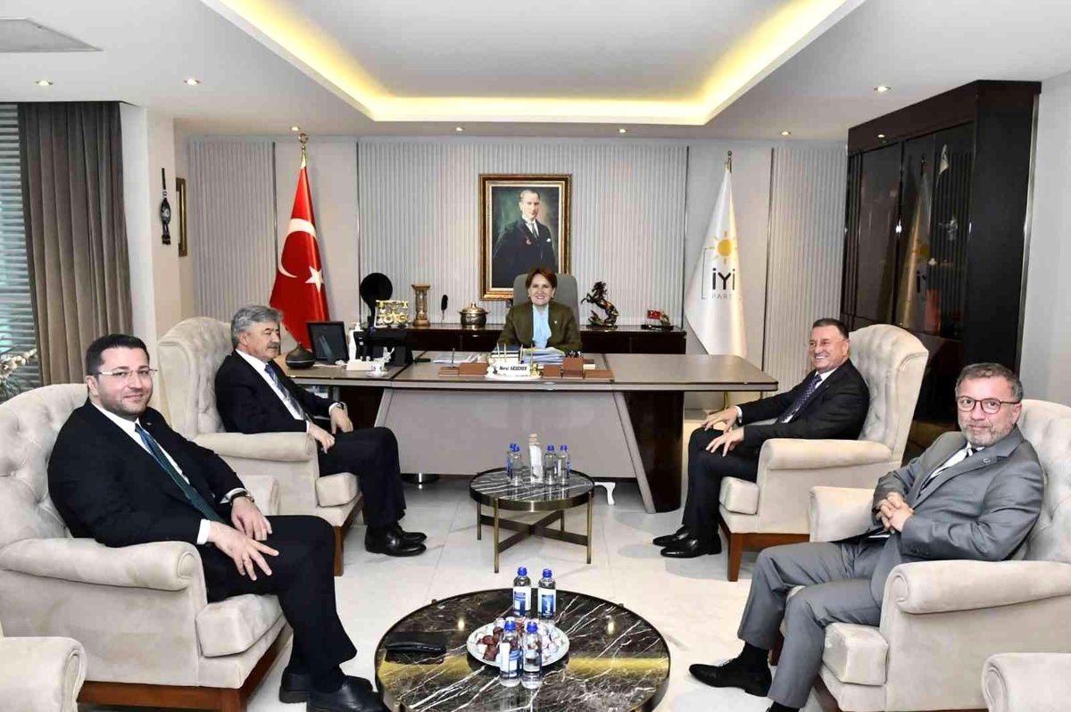 İYİ Parti Genel Başkanı Akşener, Lütfü Savaş\'ı kabul etti