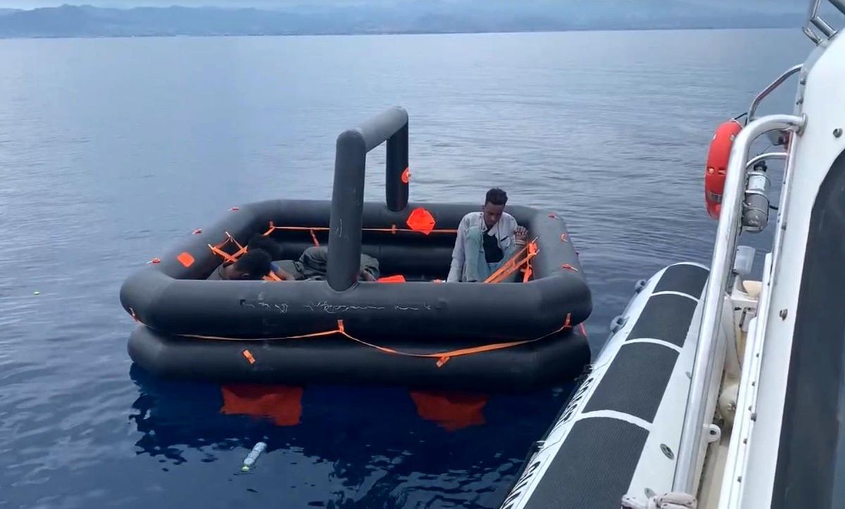 İzmir açıklarında 6 göçmen kurtarıldı