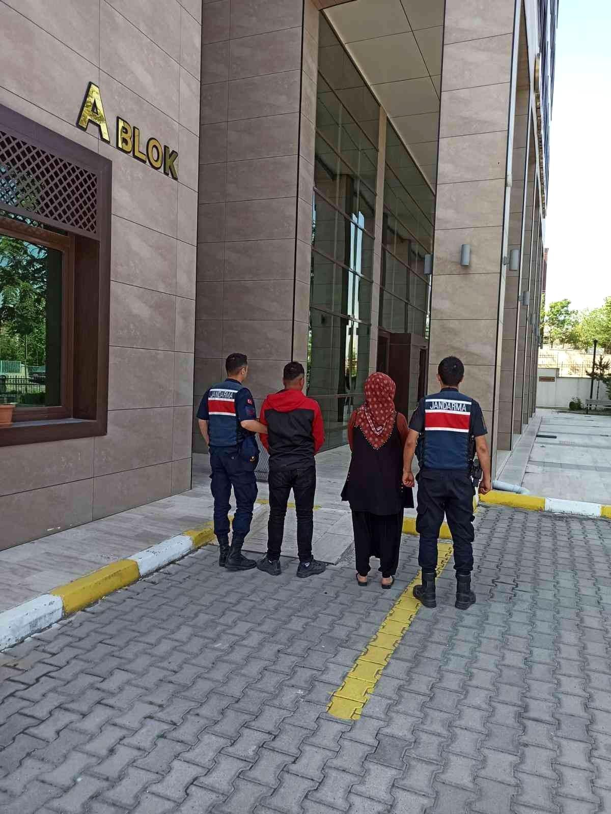 Kasten adam öldürme suçundan aranan 2 şahıs yakalandı
