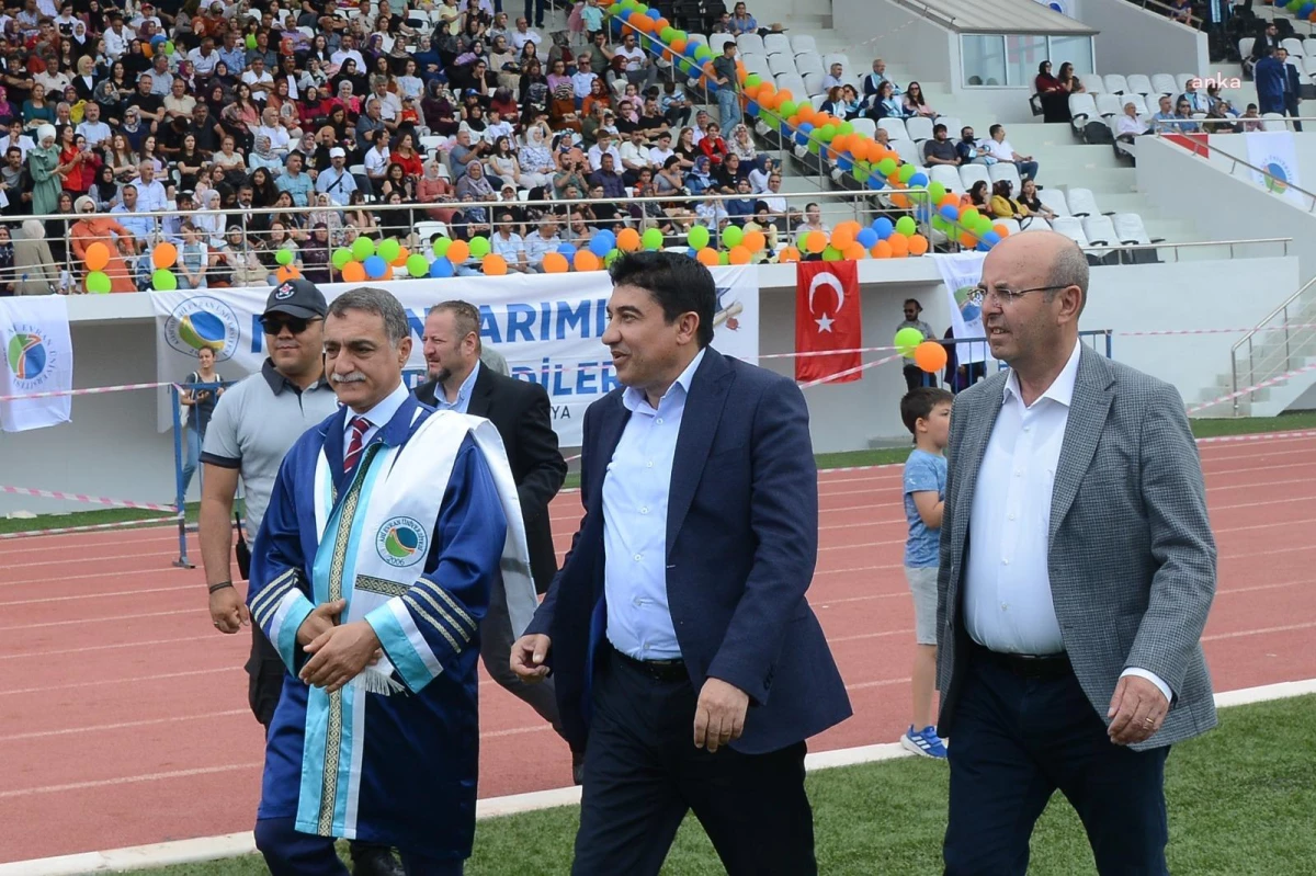 Kırşehir Belediye Başkanı Ekicioğlu, Kaeü Mezuniyet Törenine Katıldı