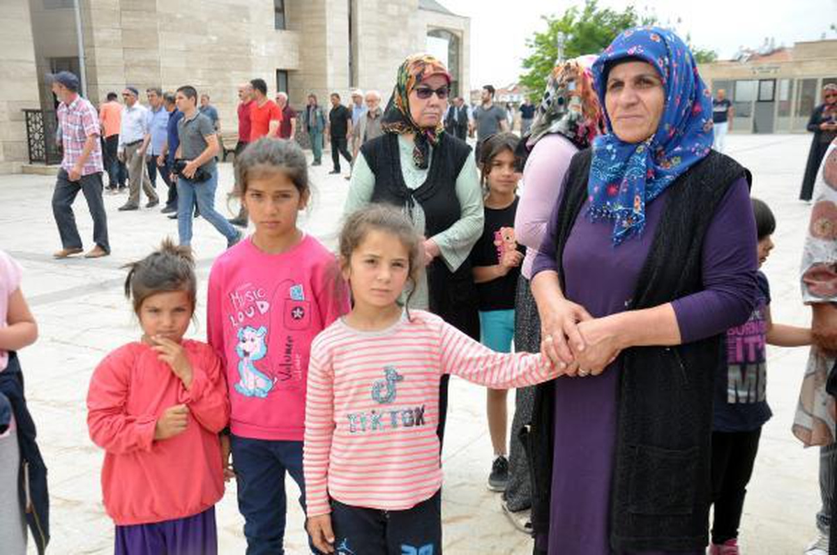 Koyun otlatırken sele kapılarak ölen Şehrivani, toprağa verildi