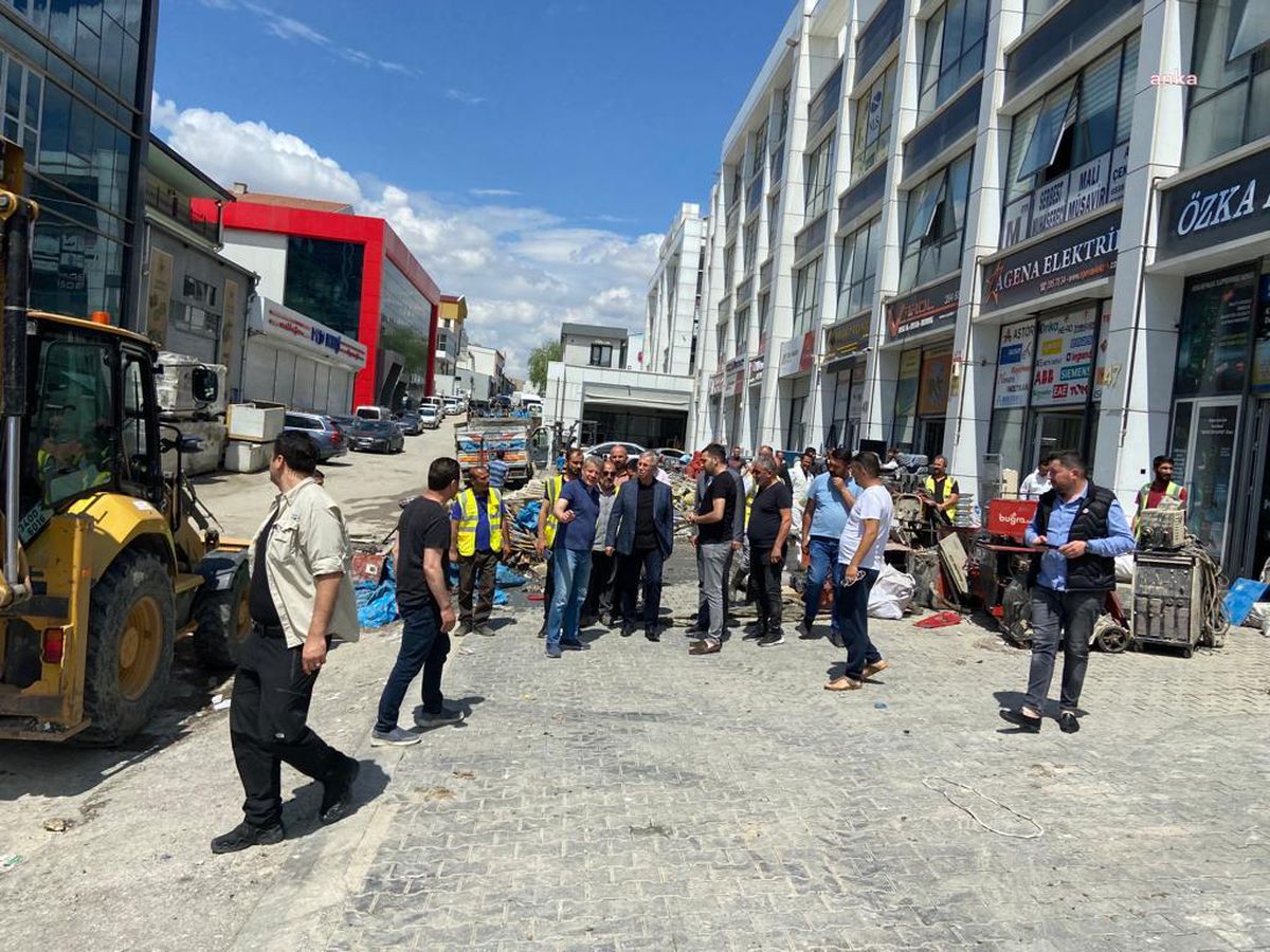 Mansur Yavaş Eskişehir\'deydi İddialarına Yanıt: "Bu Cümleleri Kurduğunuzda Mansur Yavaş Akyurt Afet Bölgesindeydi.