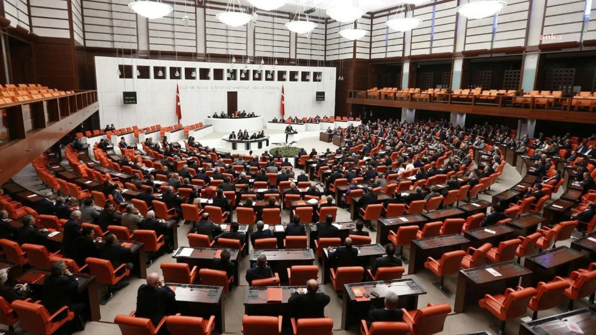 Muhalefet Partileri, Sağlıkla İlgili Düzenlemeler İçeren Kanun Teklifine Şerh Koydu: "Sağlık Çalışanları Geçinmekte Zorlanacak"