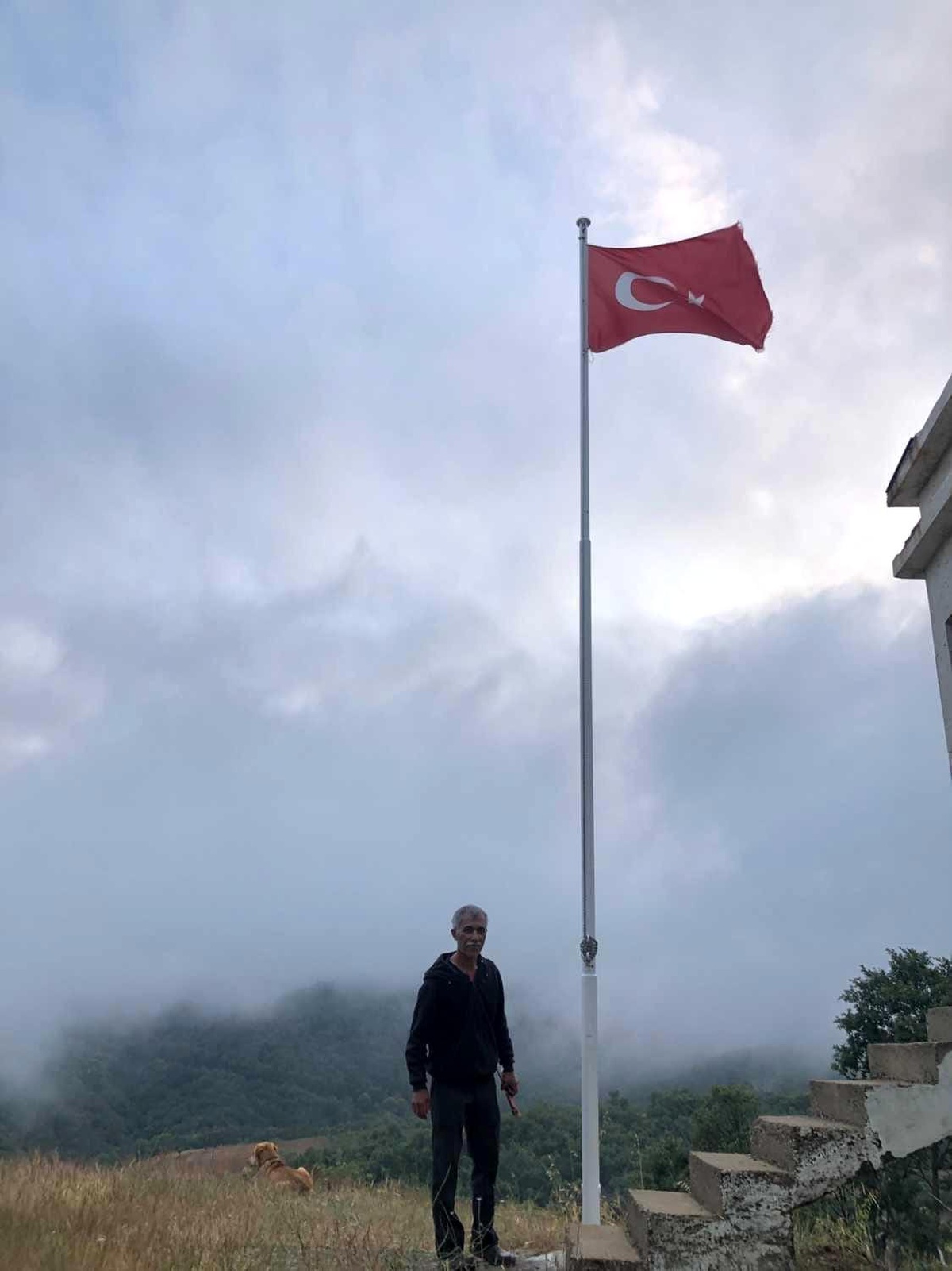 Nazillili vatandaşın bayrak hassasiyeti