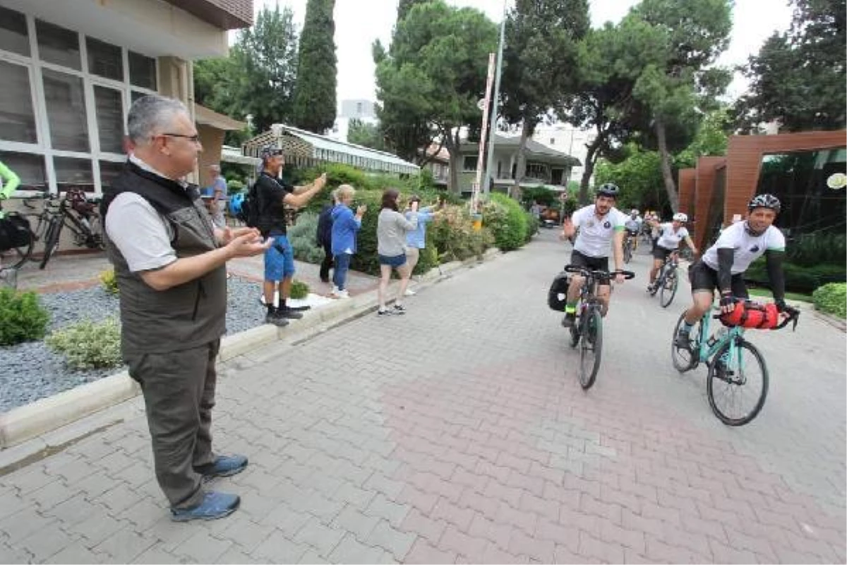 Ormanlar için İzmir'e pedal çevirdiler