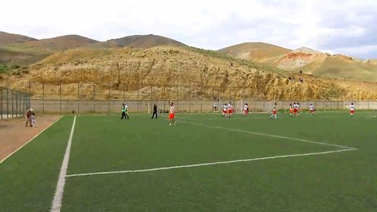 Özalp\'ta düzenlenen futbol turnuvası sona erdi