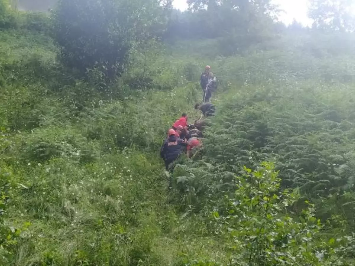 Rize\'de ilkel teleferik kazasında ölen kadın toprağa verildi