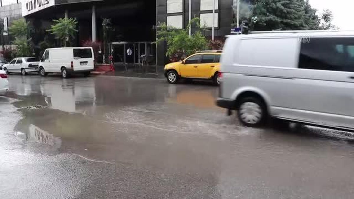 Selin ardından ekiplerin temizlik çalışması sürüyor