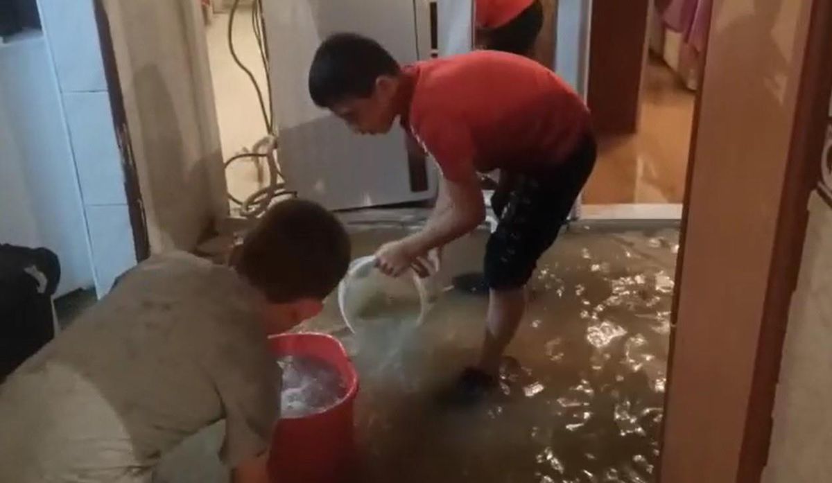 Sağanak yağış su baskınlarına neden oldu