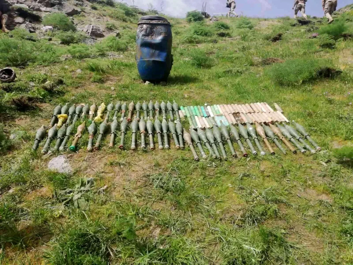 Şırnak\'ta terör örgüte ait çok sayıda roketatar mühimmatı ve sevk fişeği ele geçirildi