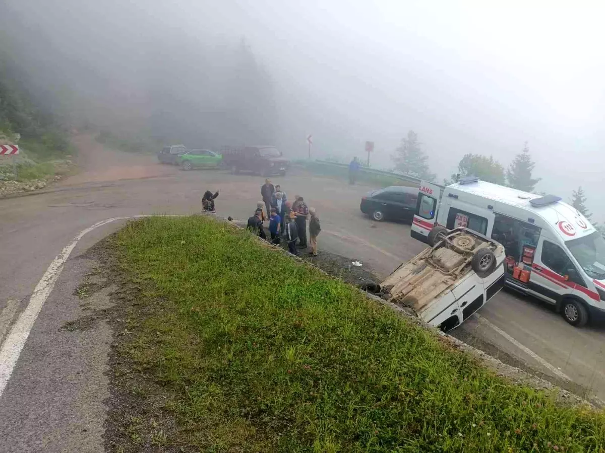 Trabzon\'da yayla yolunda trafik kazası: 3 yaralı