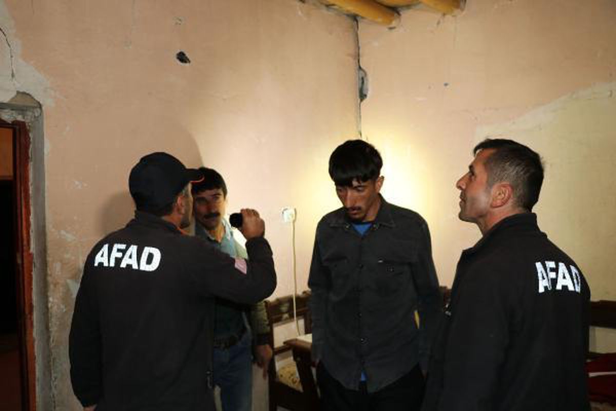 Van ve çevresi 5.0 büyüklüğünde depremle sallandı (3)