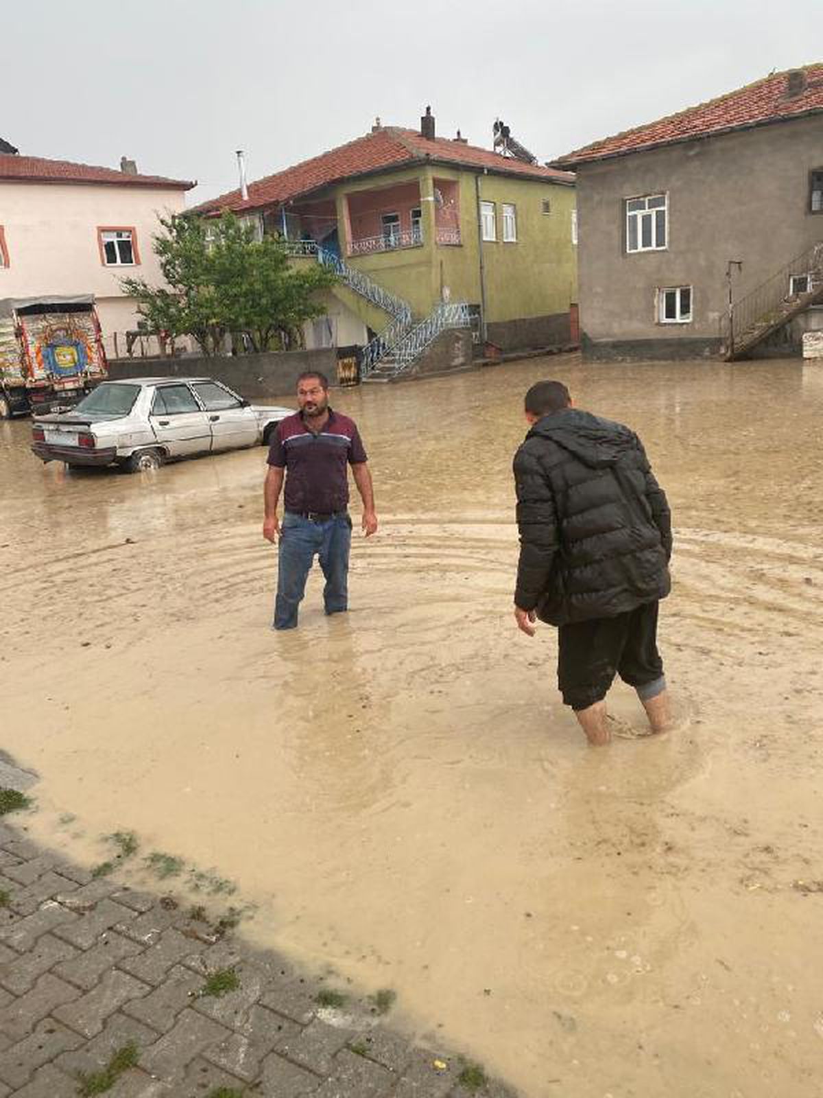 Aksaray\'da dereler taştı, 15 evi su bastı