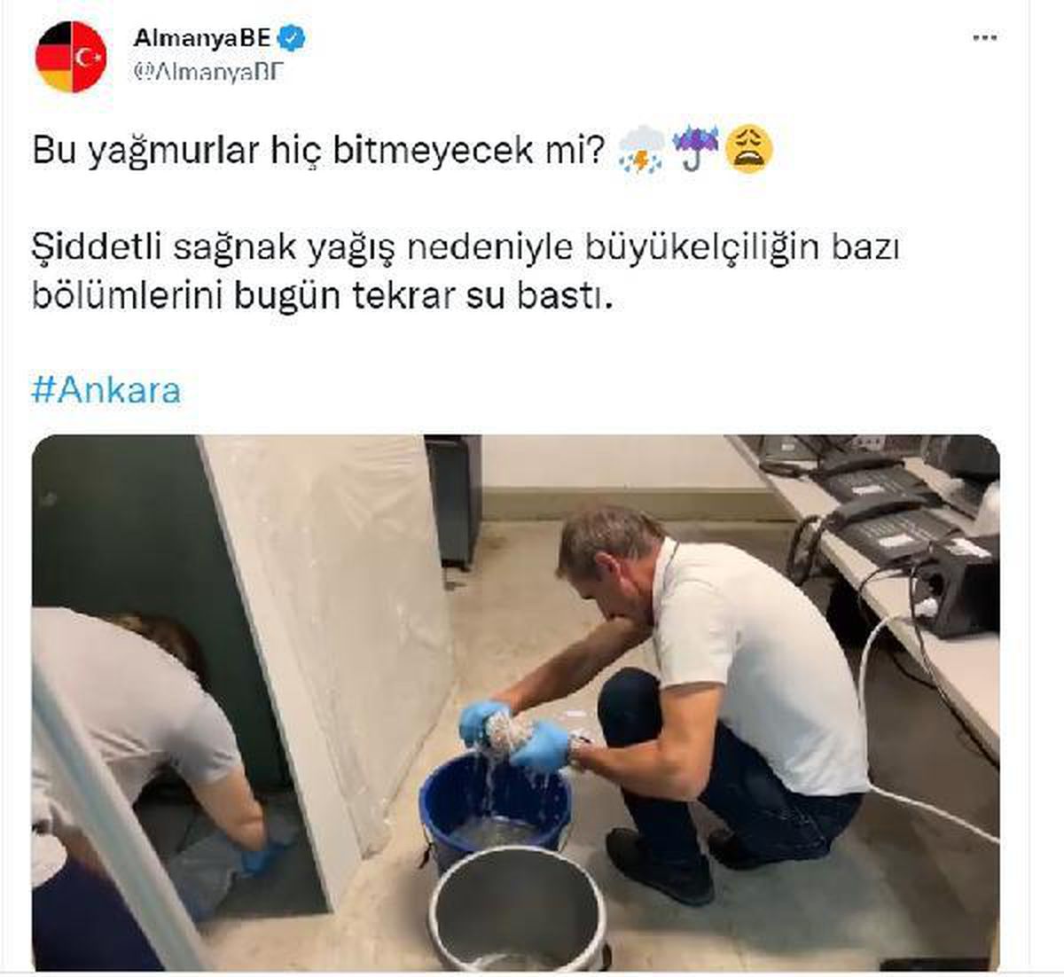 Ankara\'da yollar göle döndü, iş yerlerini su bastı