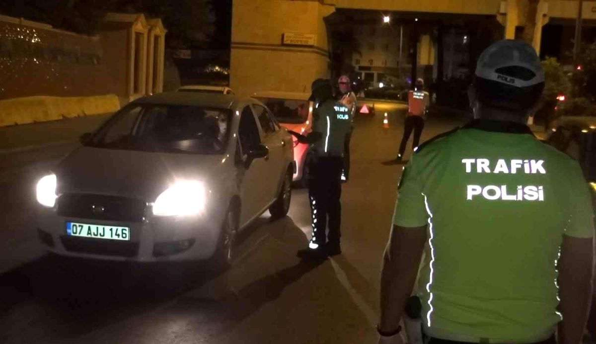 Antalya\'da sürücülere alkol kontrolü
