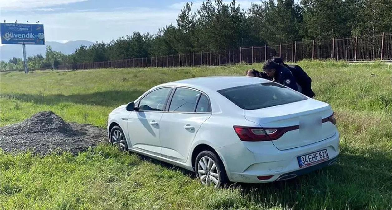 21 yaşındaki Adem Çakan isimli genç, araç içinde başından vurulmuş halde bulundu