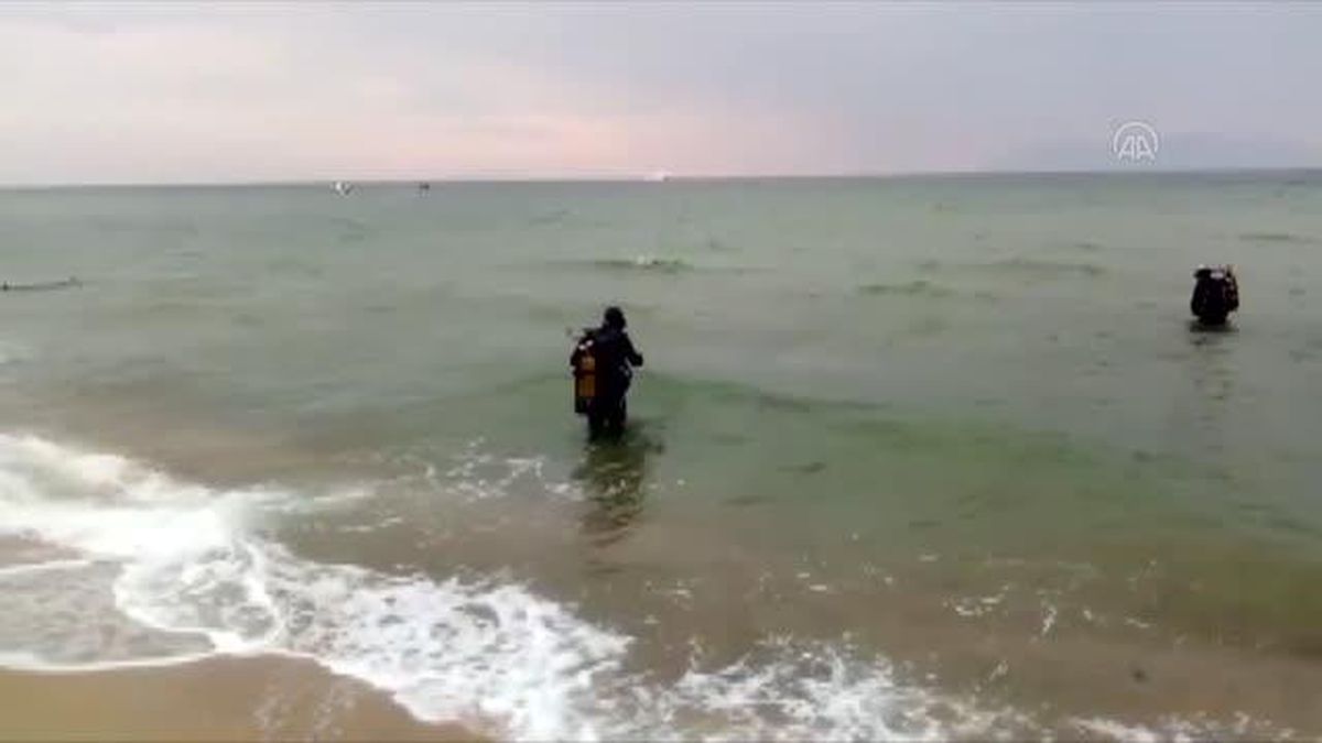 Denizde boğulma tehlikesi geçiren 5 gençten 1'i hayatını kaybetti