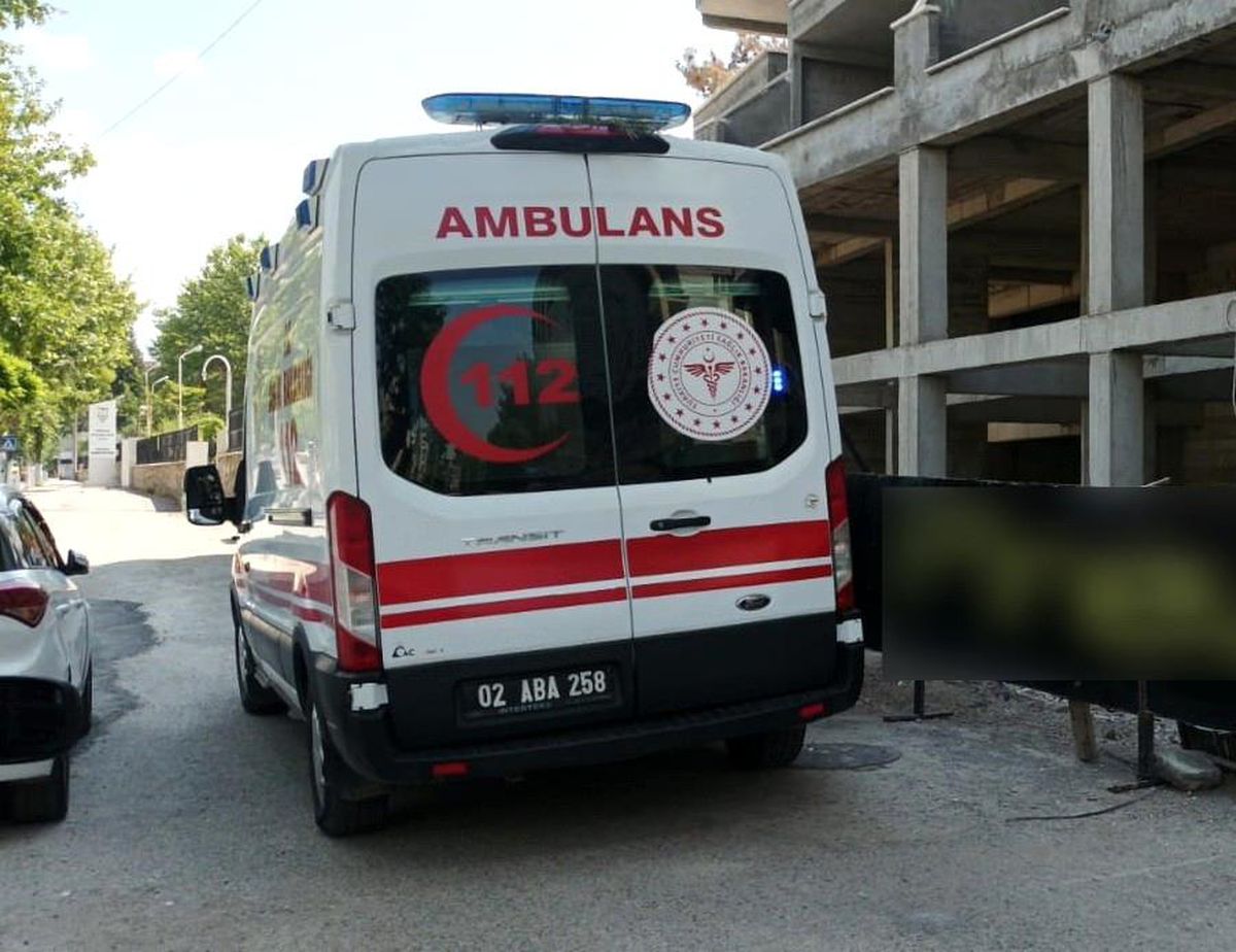Elektrik akımına kapılan işçi hastaneye kaldırıldı