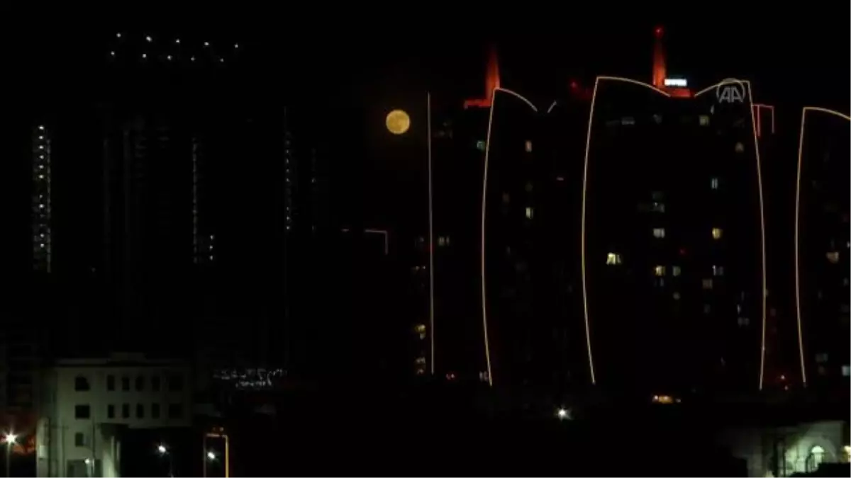 Berlin'de 'Süper Ay'