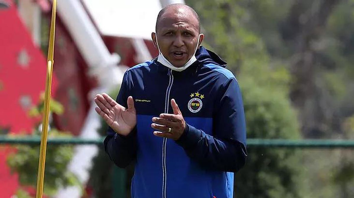 Fenerbahçe'de yeni sezonun teknik ekibi belli oldu! Mehmet Aurelio ismi sürpriz oldu