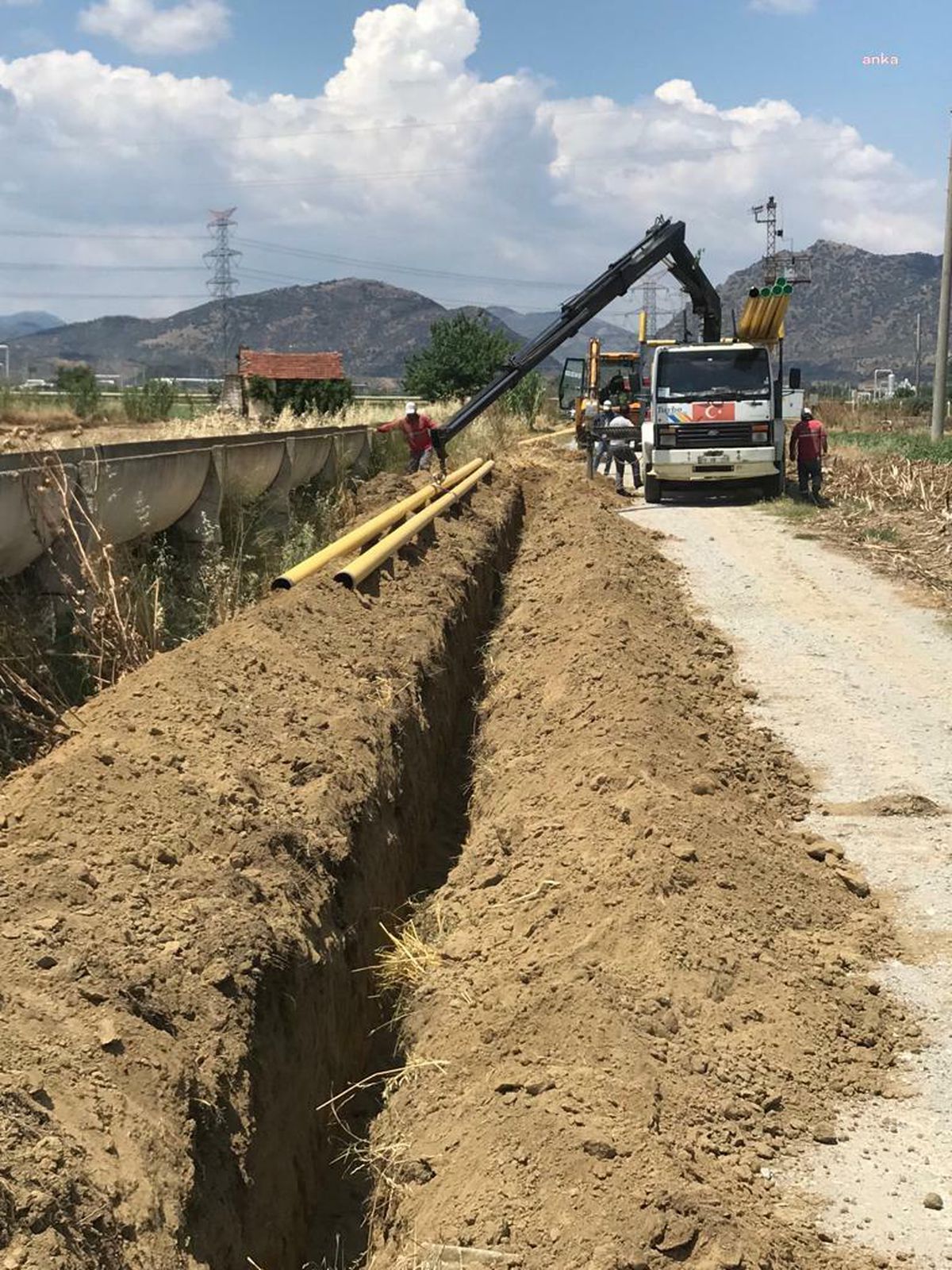 Germencik Belediye Başkanı Öndeş, İlçede Doğal Gaz Çalışmalarının Başladığını Duyurdu