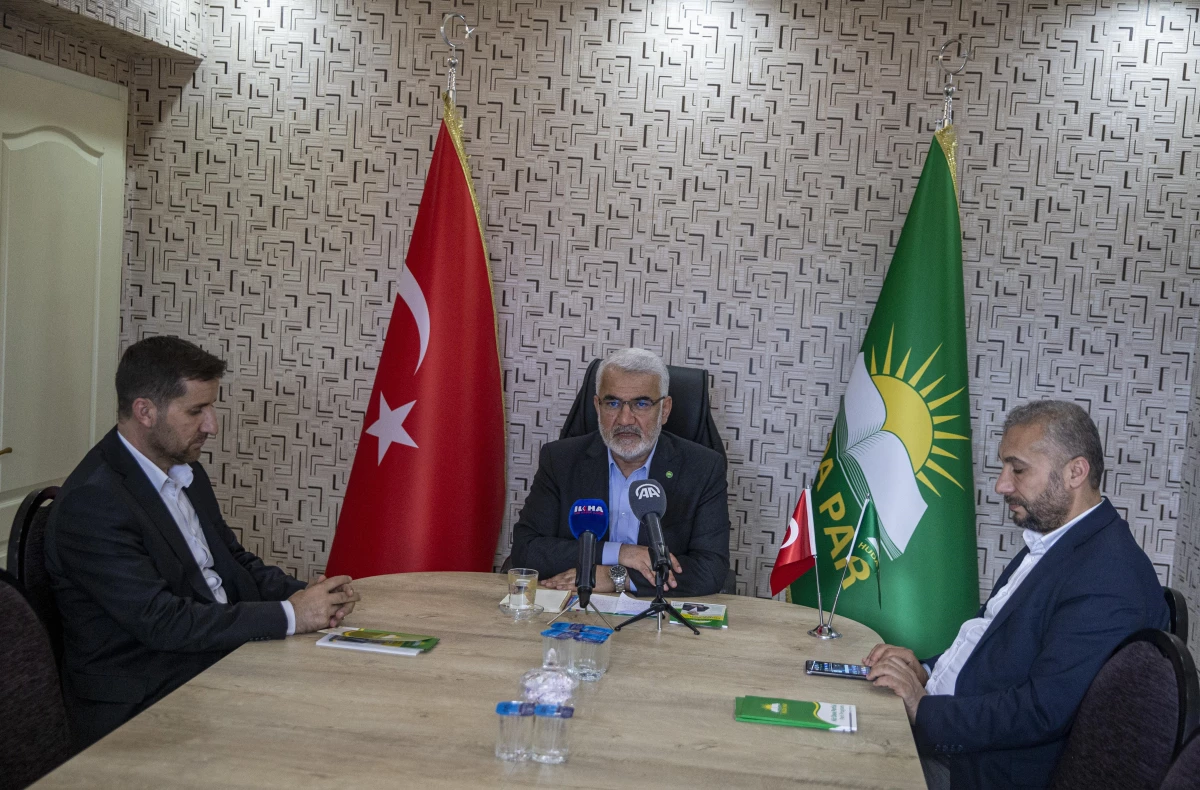 HÜDA PAR Genel Başkanı Yapıcıoğlu, Erzurum\'da partililerle buluştu Açıklaması