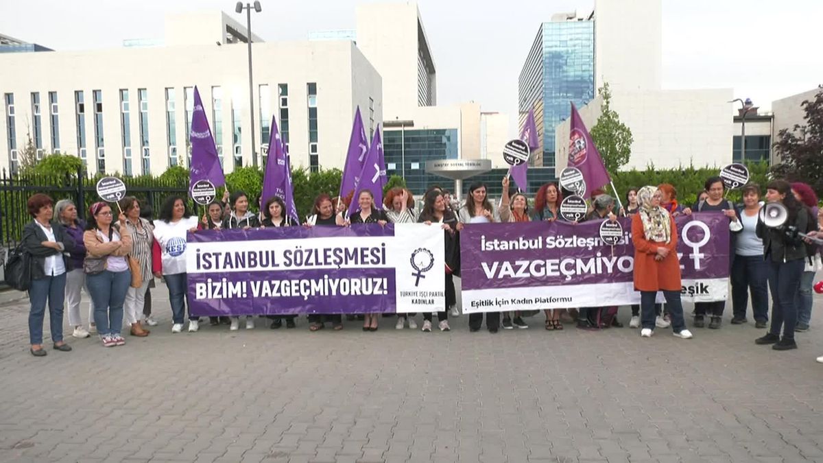 İstanbul Sözleşmesi Davasının Ardından Danıştay Önünde Açıklama: 'Bugün Tartıştığımız Konu Bir Rejim Sorunudur'