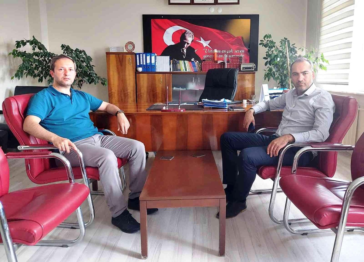 Memur-Sen Kütahya İl Temsilcisi Köse\'den, Domaniç İlçe Temsilcisi Aydın\'a tebrik ziyareti