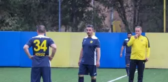 MKE Ankaragücü'nün yöneticileri, eski futbolcularla birliktelik maçı yaptı