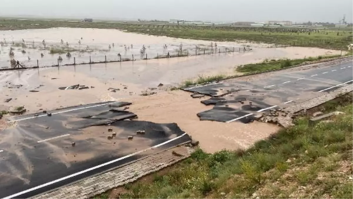 Niğde\'de sel nedeniyle yol çöktü, heyelan meydana geldi (2)