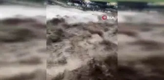 Ordu'da sağanak yağış sele dönüştü, o anlar böyle görüntülendi