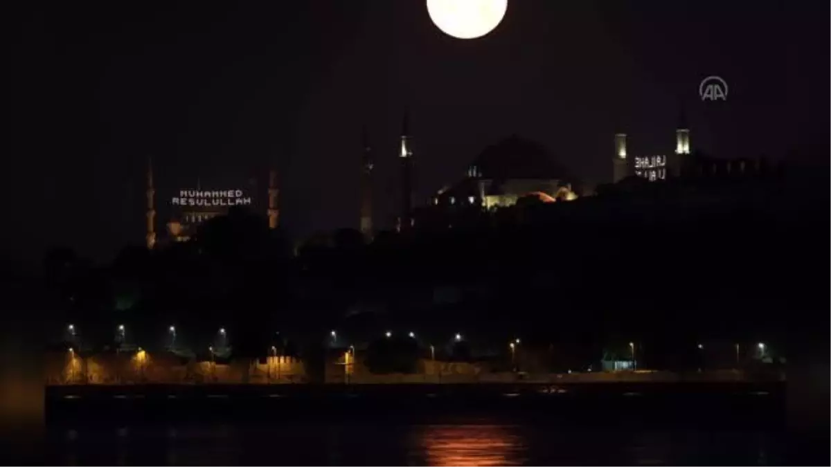 (TIMELAPSE) İstanbul\'da "Süper Ay"