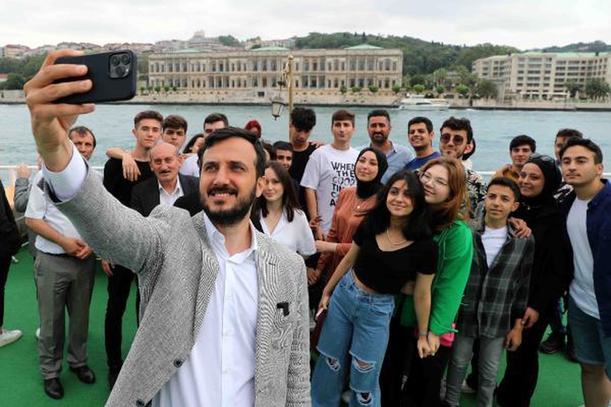 Bağcılar Belediyesi, YKS\'ye katılacak öğrenciler için motivasyon gezisi düzenledi