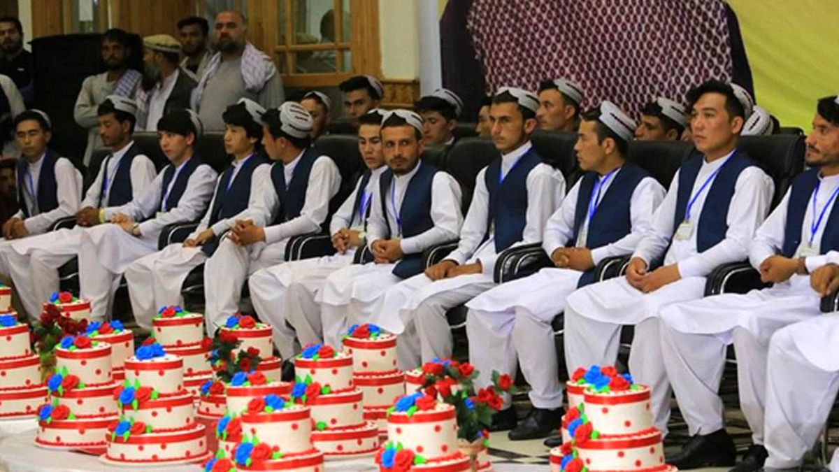 Afganistan\'da Bir Yardım Kuruluşu Kabil\'de 70 Çifte Toplu Düğün Düzenledi