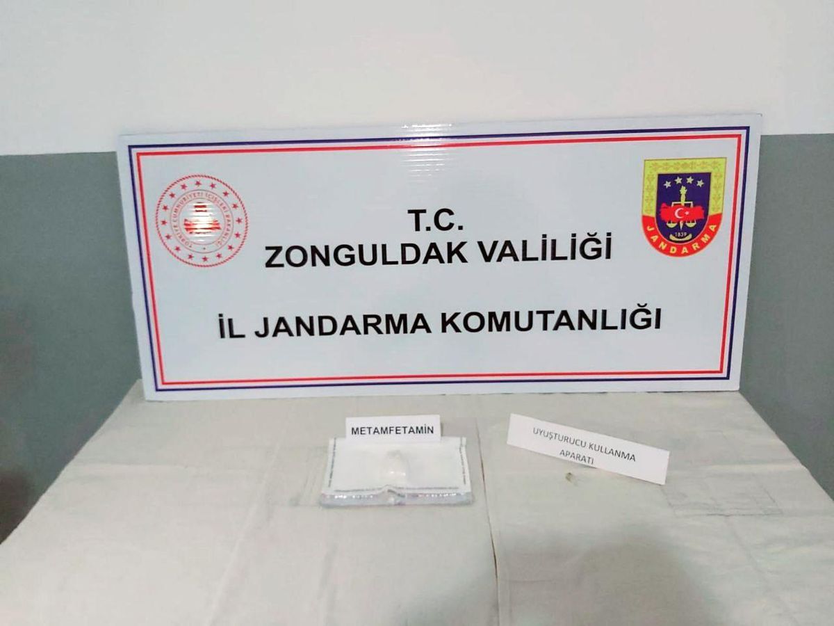 Araçta uyuşturucu ile yakalandılar