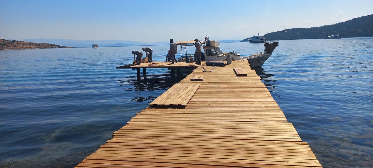 Bodrum'da kaçak yapıların yıkımları devam ediyor
