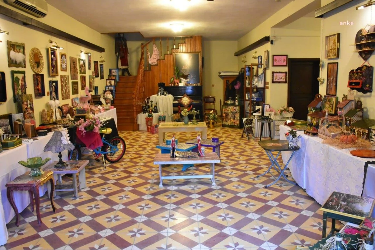 Edremit\'te ahşap boyama ve ev aksesuarları sergisi açıldı