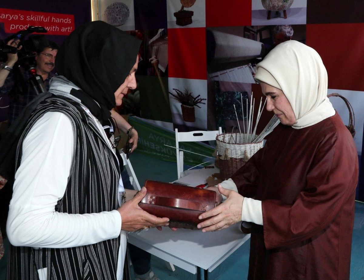 Emine Erdoğan\'dan Büyükşehir\'in \'Sıfır Atık\' çalışmalarına övgü