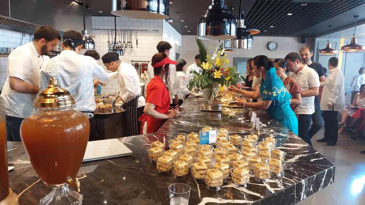 Filipin lezzetleri öğrenci ve diplomatları bir araya getirdi