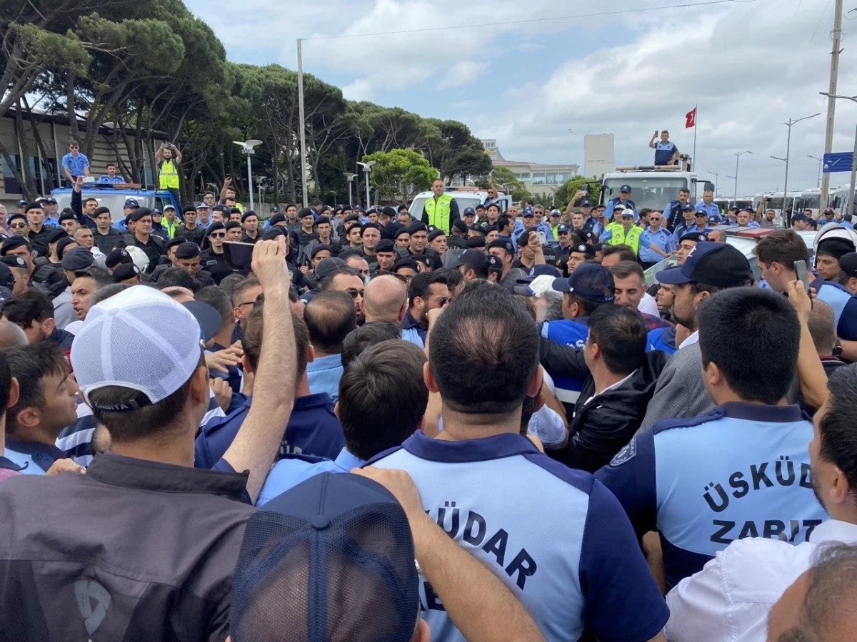 İBB, Üsküdar\'da otopark alanını farklı proje için boşalttı, gerginlik yaşandı