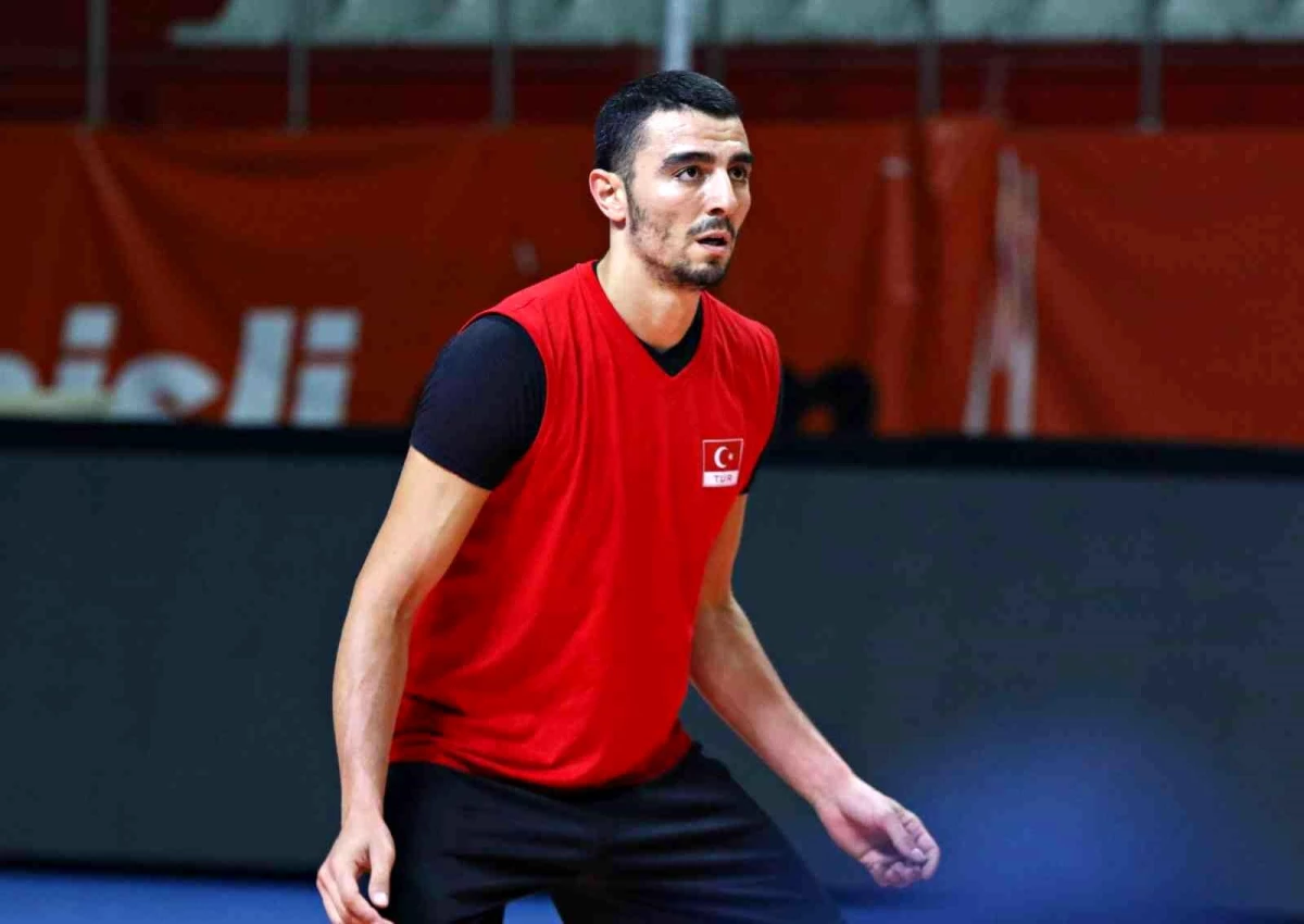Erkek Voleybol Milli Takımı, Akdeniz Oyunları\'na hazırlıklarını sürdürüyor