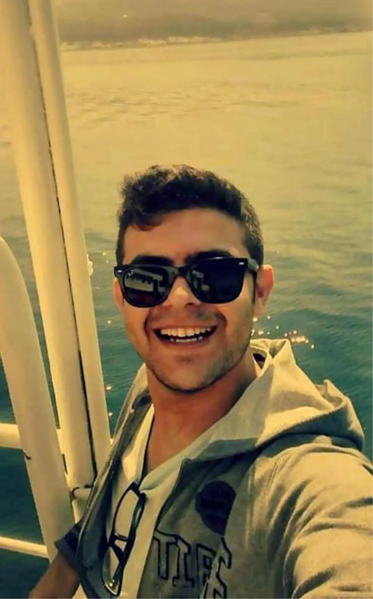 Kamyona çarpan otomobilde erkek hemşire öldü, 3 kişi yaralandı