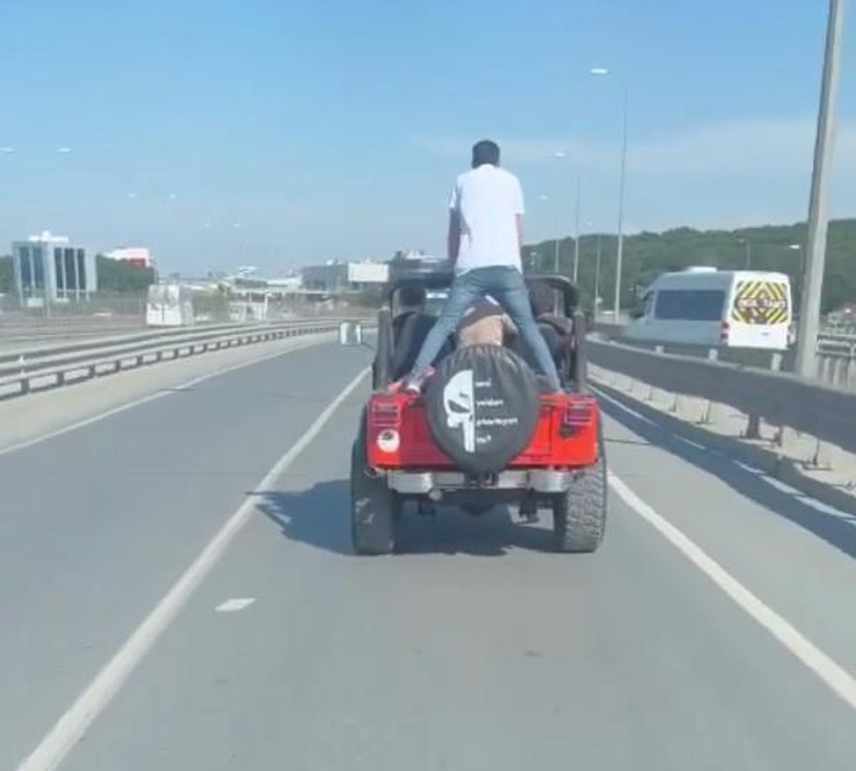 Kartal\'da tehlikeli yolculuk